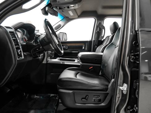 Used 2016 RAM 1500 Laramie w/ Convenience Group AWD/4WD image 17