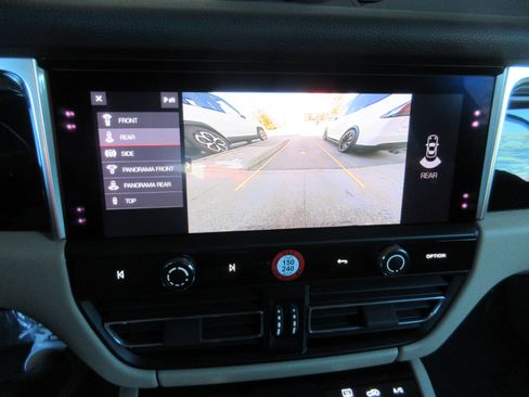 Used 2024 Porsche Macan image 67