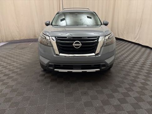 Used 2025 Nissan Pathfinder Platinum AWD/4WD image 2