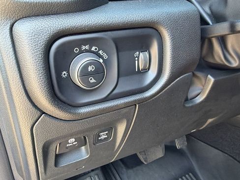 Used 2025 RAM 1500 Classic Warlock AWD/4WD image 26