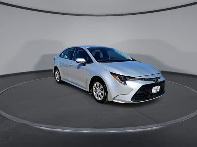 Used 2026 Toyota Corolla LE FWD image 2