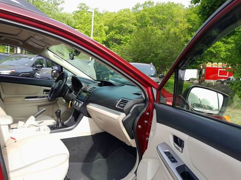 Used 2015 Subaru Crosstrek 2.0i Premium AWD/4WD image 37