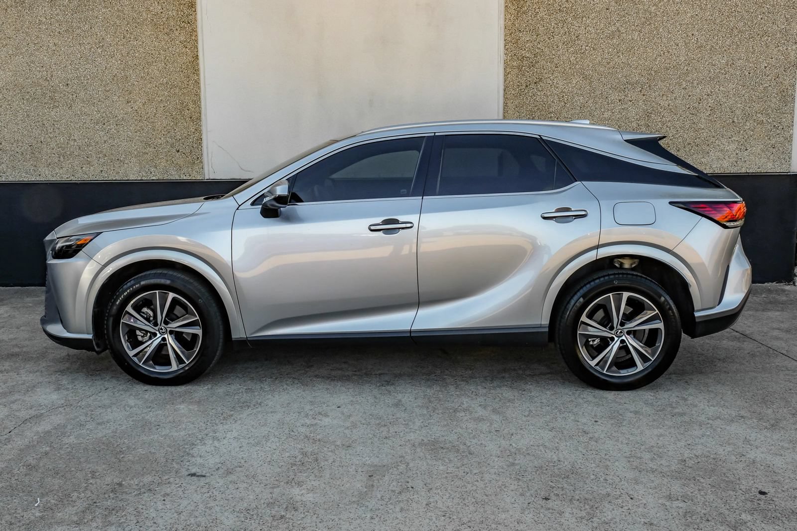 Used 2023 Lexus RX 350 Premium w/ Accessory Package (Z1) FWD image 13