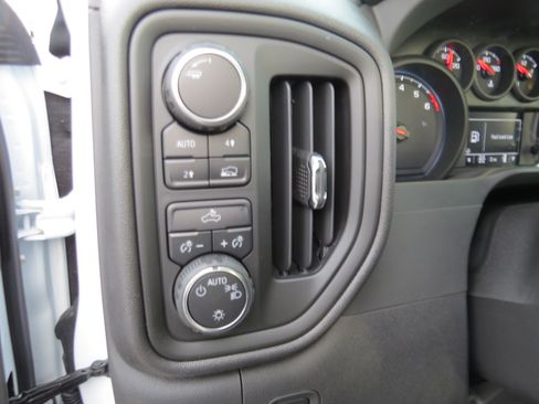 New 2025 Chevrolet Silverado 1500 W/T w/ WT Value Package image 32