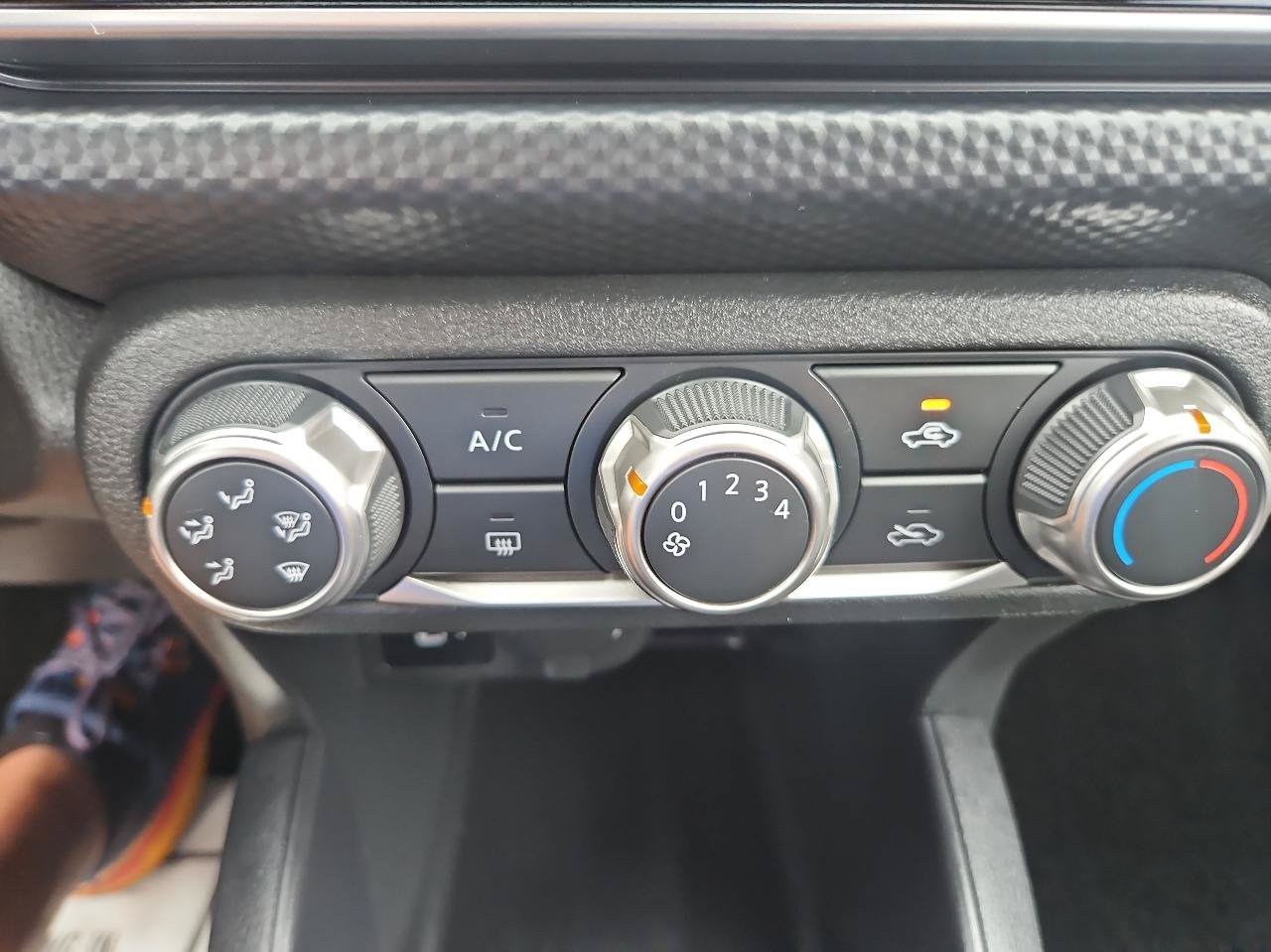 Used 2023 Nissan Kicks S FWD image 32