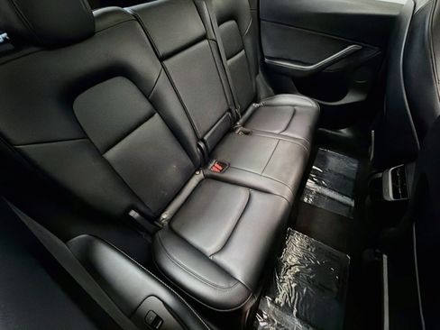 Used 2021 Tesla Model Y Long Range AWD/4WD image 14
