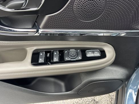 New 2025 Lincoln Corsair Premiere image 13