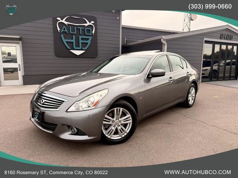 Used 2015 INFINITI Q40 AWD w/ Navigation Package image 1