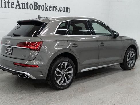 Used 2023 Audi Q5 2.0T Premium w/ Convenience Package AWD/4WD image 38