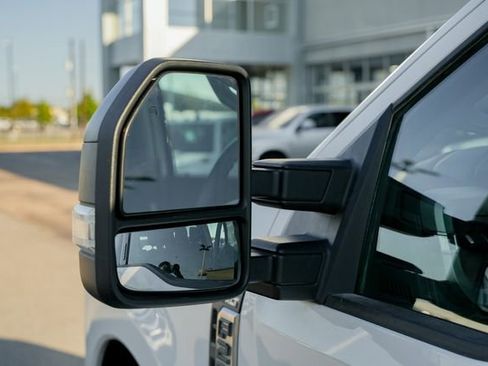 Used 2023 Ford F250 XLT w/ FX4 Off-Road Package image 16