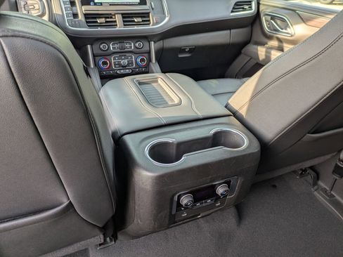 Used 2023 Chevrolet Suburban Z71 w/ Off-Road Capability Package image 32