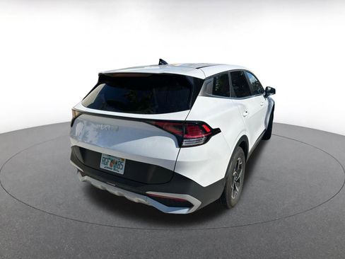 Used 2025 Kia Sportage LX image 8