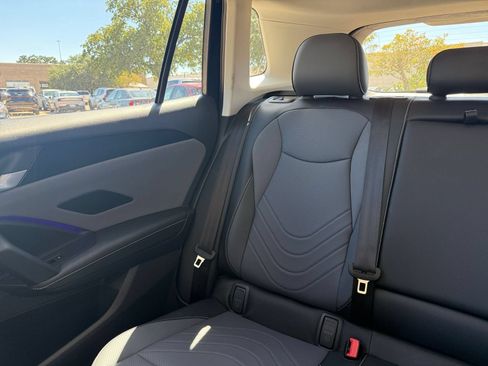Used 2026 Volkswagen Tiguan SE AWD/4WD image 40