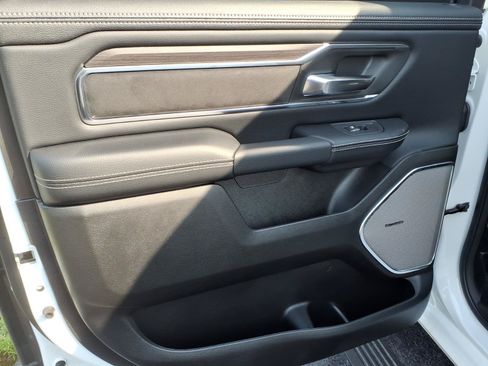 New 2026 RAM 1500 Laramie AWD/4WD image 9