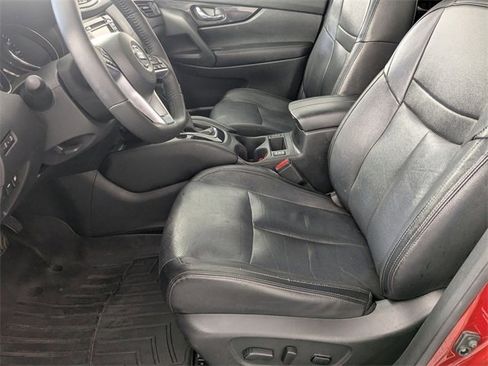 Used 2018 Nissan Rogue SL image 13