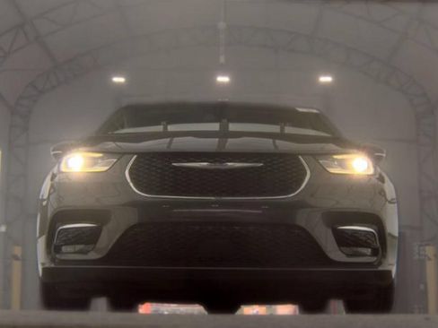 Used 2023 Chrysler Pacifica Touring-L FWD image 3