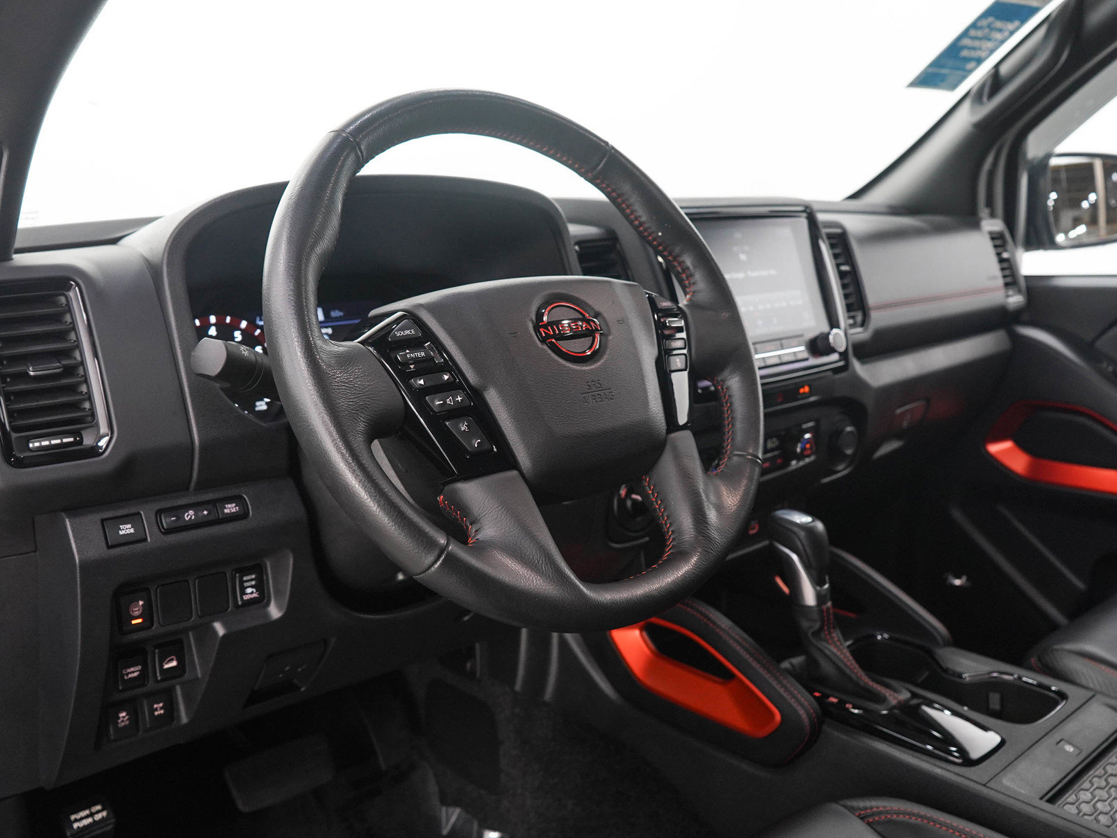 Used 2023 Nissan Frontier PRO-4X w/ Pro-4X Premium Package AWD/4WD image 25
