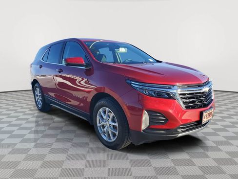 Used 2022 Chevrolet Equinox LT image 2
