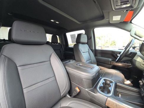 Used 2021 GMC Sierra 3500 Denali w/ Denali Ultimate Package image 21