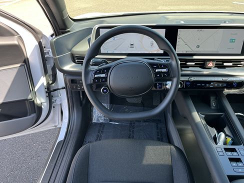 Certified 2025 Hyundai Ioniq 6 SE RWD image 12