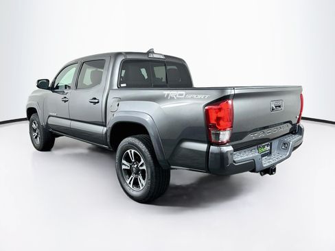 Used 2017 Toyota Tacoma TRD Sport RWD image 5