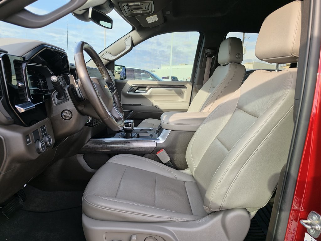 Used 2023 Chevrolet Silverado 1500 LTZ w/ LTZ Convenience Package II RWD image 26