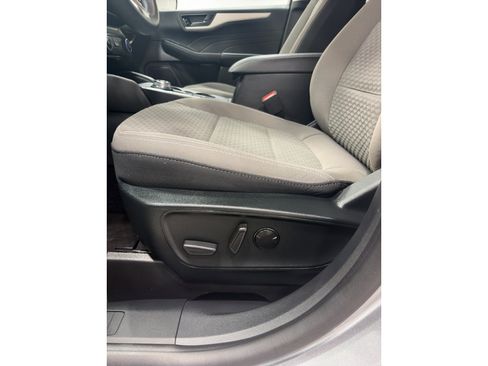 Used 2022 Ford Escape SE FWD image 14