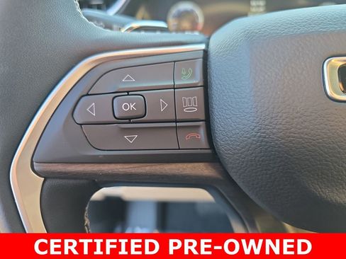 Used 2025 Jeep Grand Cherokee Limited w/ Black Appearance Package image 17