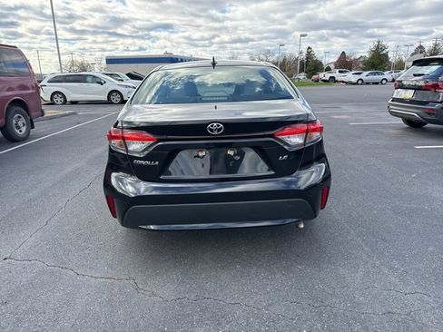 Used 2022 Toyota Corolla LE image 3