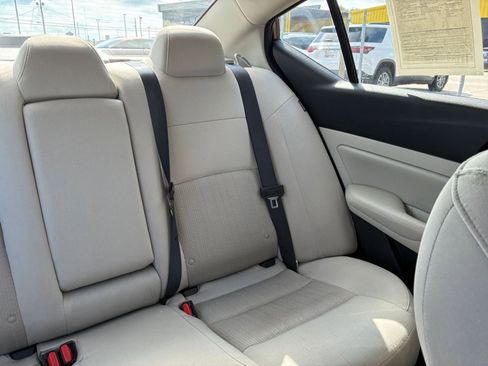Used 2025 Nissan Altima 2.5 SV FWD image 32