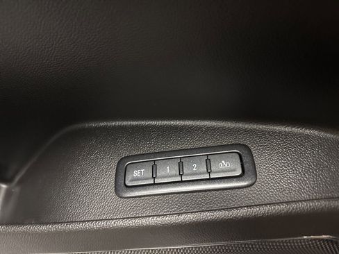 Used 2018 Chevrolet Tahoe Premier AWD/4WD image 35