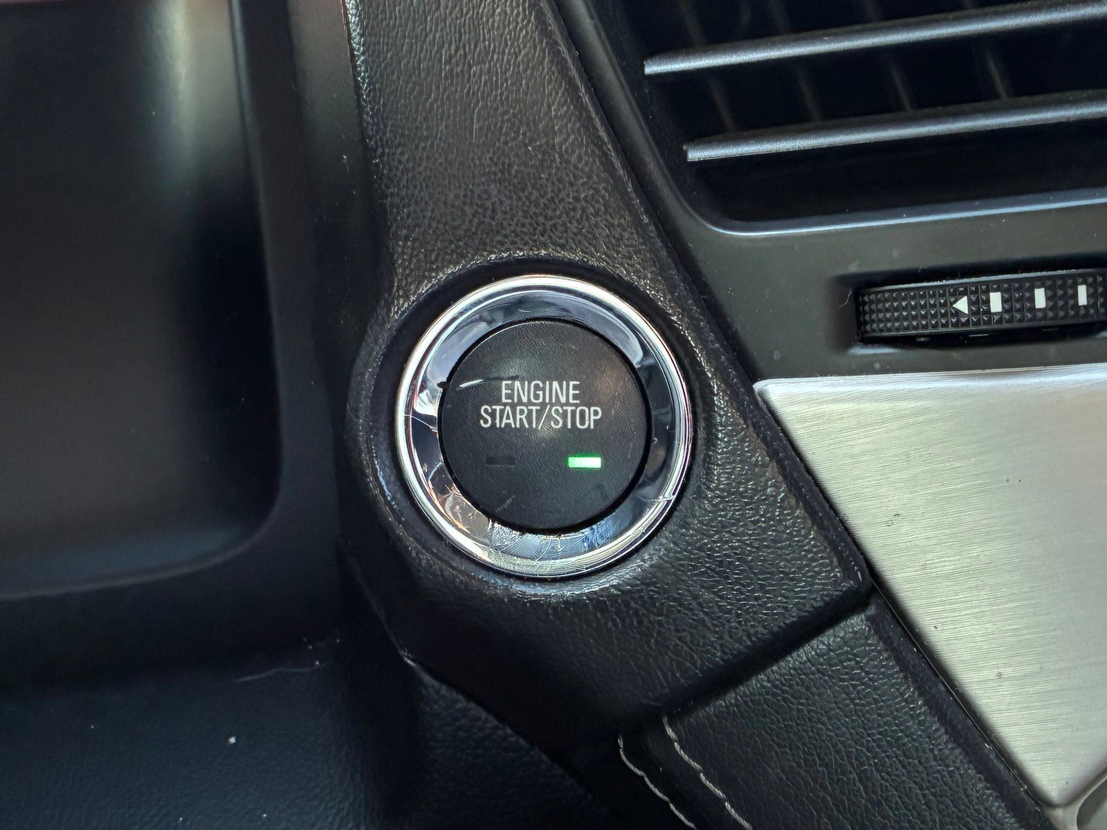 Used 2016 GMC Yukon Denali AWD/4WD image 10