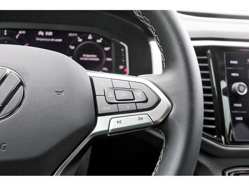 Used 2023 Volkswagen Atlas Cross Sport SE w/ Panoramic Sunroof Package FWD image 19