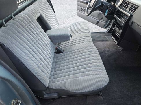 Used 1993 Nissan Pickup 2WD Regular Cab image 28