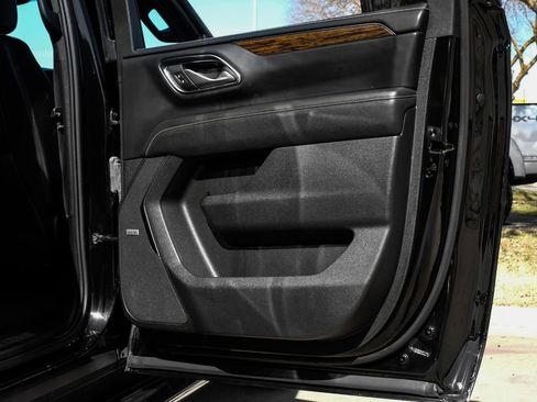 Used 2024 Chevrolet Suburban Premier image 45