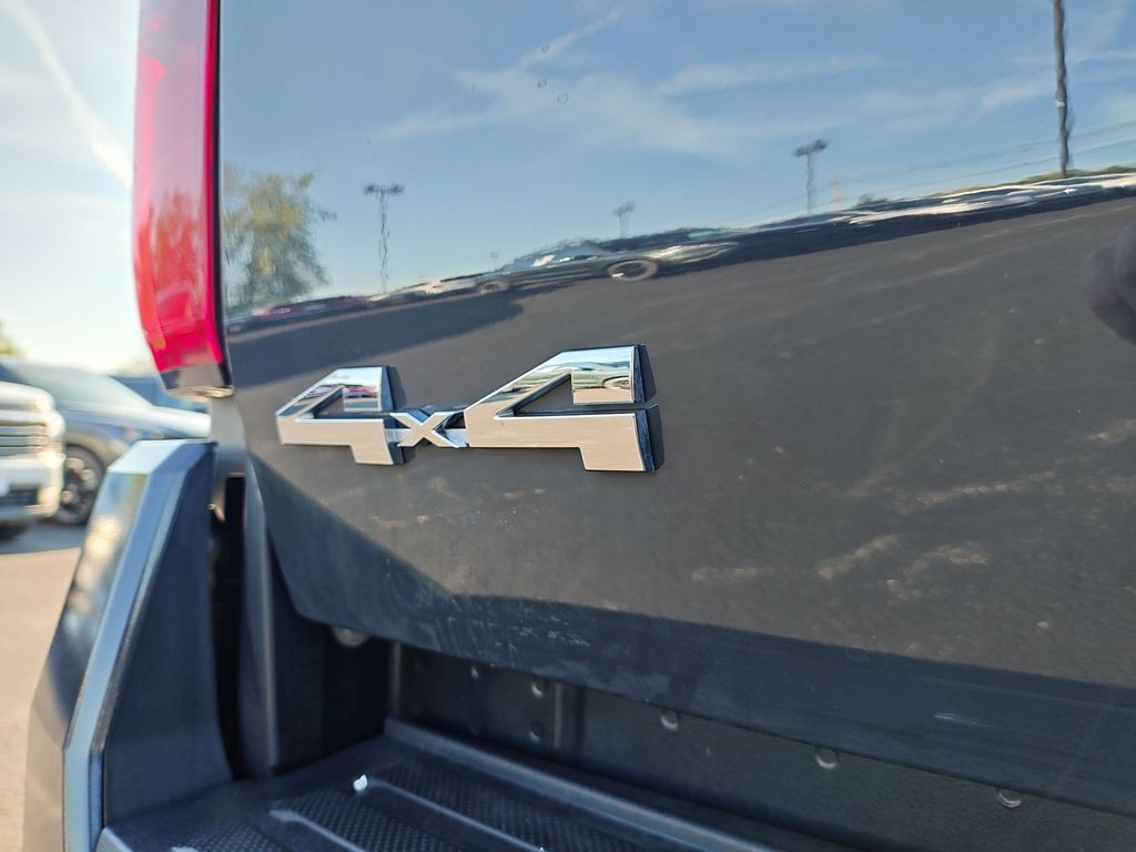 Used 2025 Toyota Tacoma SR5 AWD/4WD image 27