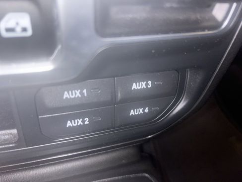 Used 2018 Jeep Wrangler Sport AWD/4WD image 14