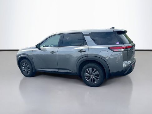 Used 2024 Nissan Pathfinder S image 3