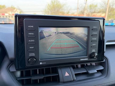 Used 2020 Toyota RAV4 LE AWD/4WD image 20