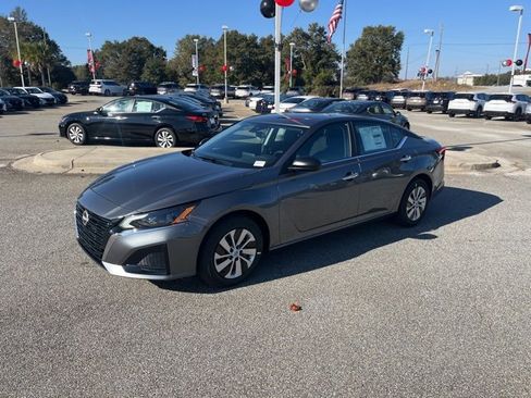 New 2025 Nissan Altima 2.5 S image 4