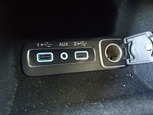 Used 2019 Jeep Grand Cherokee Altitude RWD image 28