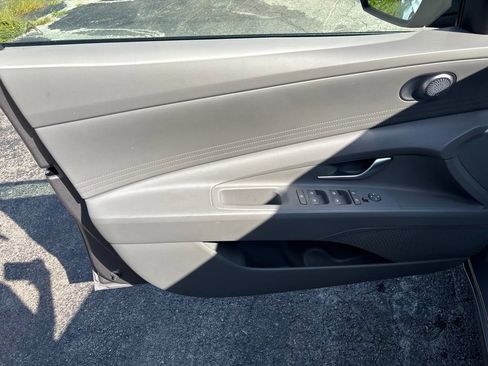 Used 2024 Hyundai Elantra SEL FWD image 17