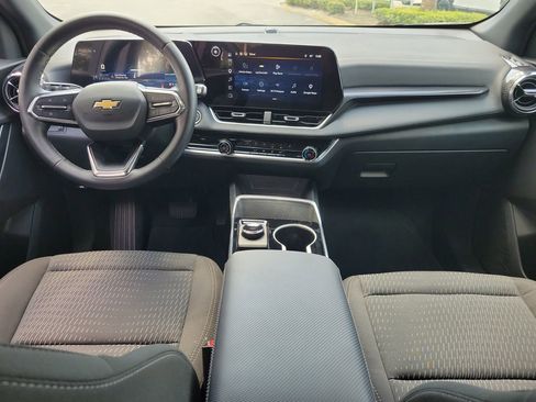 Used 2026 Chevrolet Equinox LT FWD image 11
