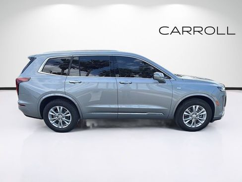 Used 2025 Cadillac XT6 Luxury FWD image 2