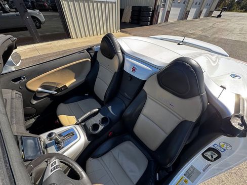 Used 2009 Saturn Sky Red Line RWD image 19