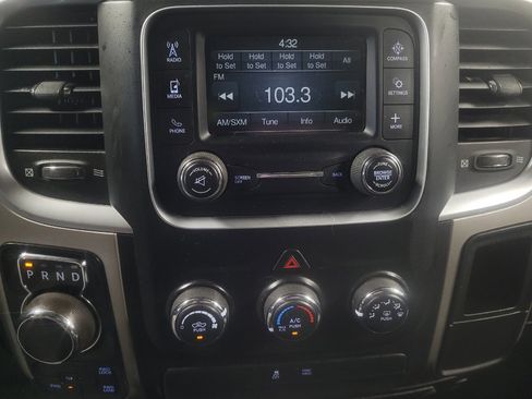 Used 2020 RAM 1500 Classic SLT AWD/4WD image 25