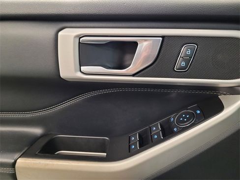 Used 2021 Ford Explorer XLT w/ Equipment Group 202A image 28