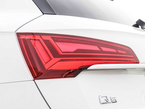 Used 2022 Audi Q5 2.0T Premium Plus image 12