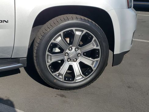 Used 2017 GMC Yukon SLT w/ Open Road Package image 5