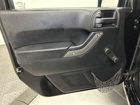 Used 2014 Jeep Wrangler Unlimited Sport w/ Connectivity Group AWD/4WD image 20